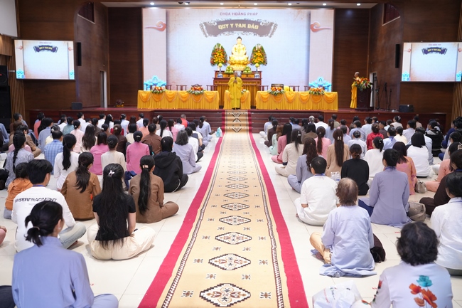 The 4th Three-Jewel Refuge Ceremony of 2026 – Hoang Phap Pagoda.