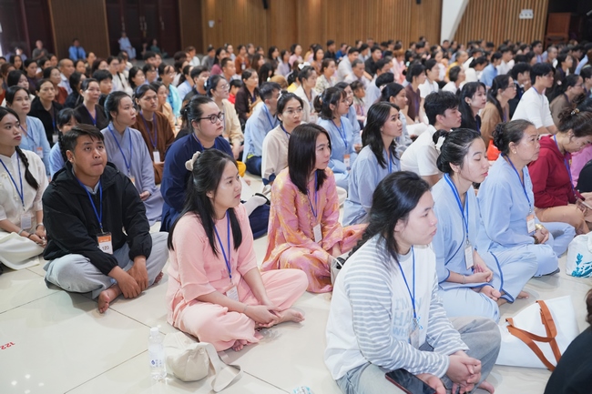 The 4th Three-Jewel Refuge Ceremony of 2026 – Hoang Phap Pagoda.