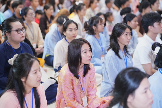 The 4th Three-Jewel Refuge Ceremony of 2026 – Hoang Phap Pagoda.