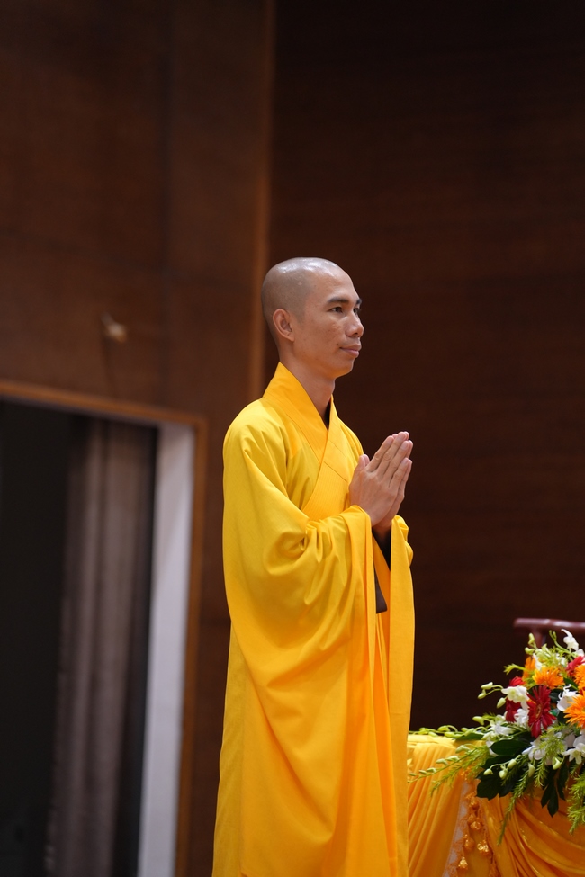 The 4th Three-Jewel Refuge Ceremony of 2026 – Hoang Phap Pagoda.