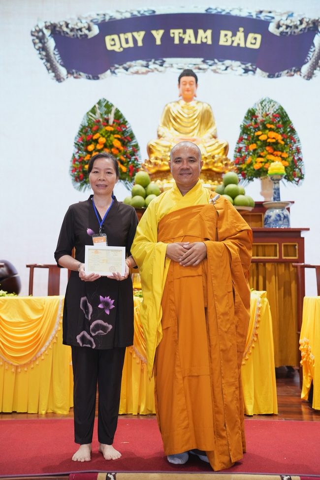 The 4th Three-Jewel Refuge Ceremony of 2026 – Hoang Phap Pagoda.