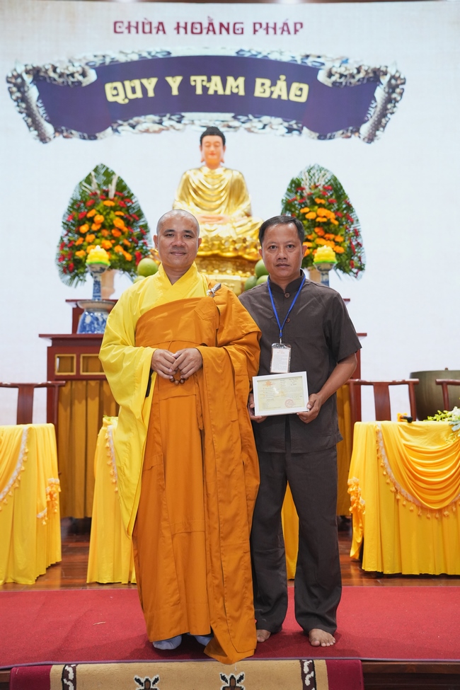 The 4th Three-Jewel Refuge Ceremony of 2026 – Hoang Phap Pagoda.