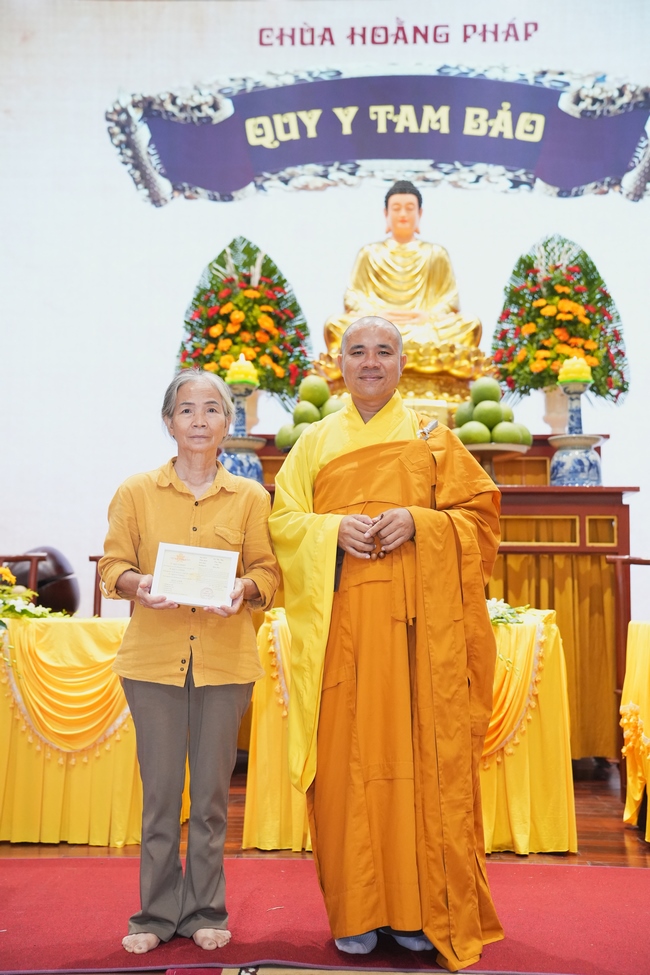 The 4th Three-Jewel Refuge Ceremony of 2026 – Hoang Phap Pagoda.