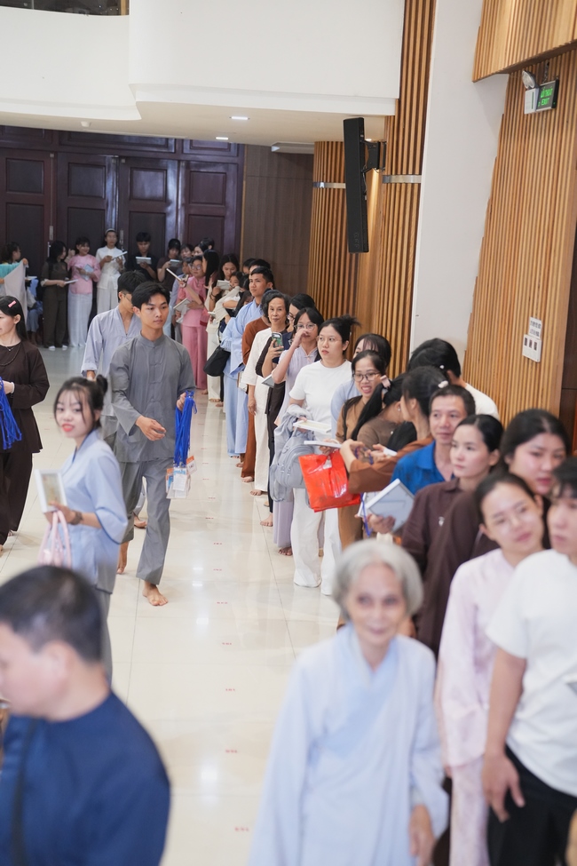 The 4th Three-Jewel Refuge Ceremony of 2026 – Hoang Phap Pagoda.