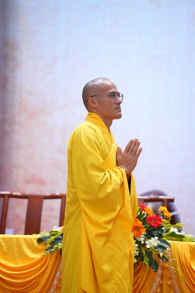 The 4th Three-Jewel Refuge Ceremony of 2026 – Hoang Phap Pagoda.
