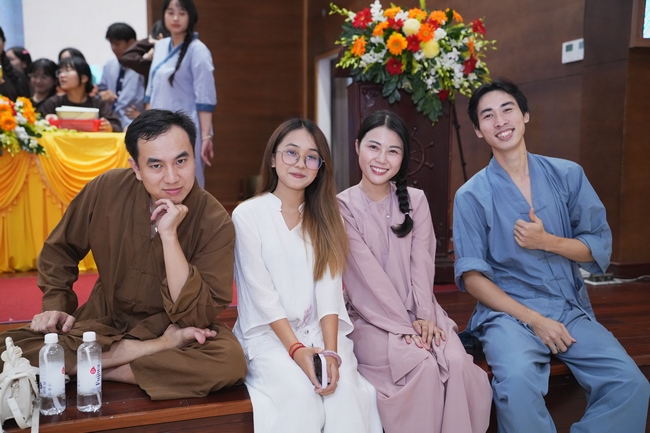 The 4th Three-Jewel Refuge Ceremony of 2026 – Hoang Phap Pagoda.