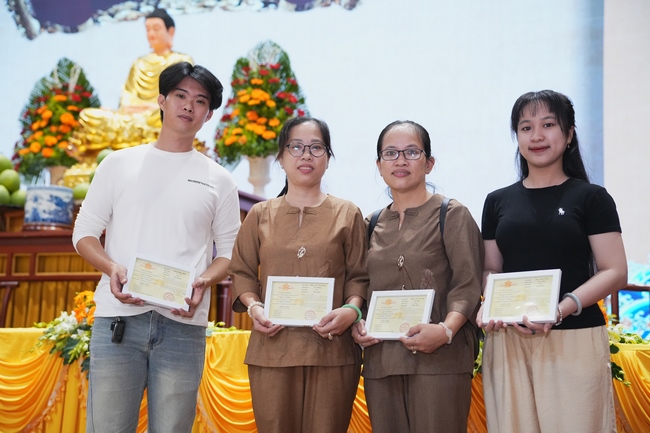 The 4th Three-Jewel Refuge Ceremony of 2026 – Hoang Phap Pagoda.