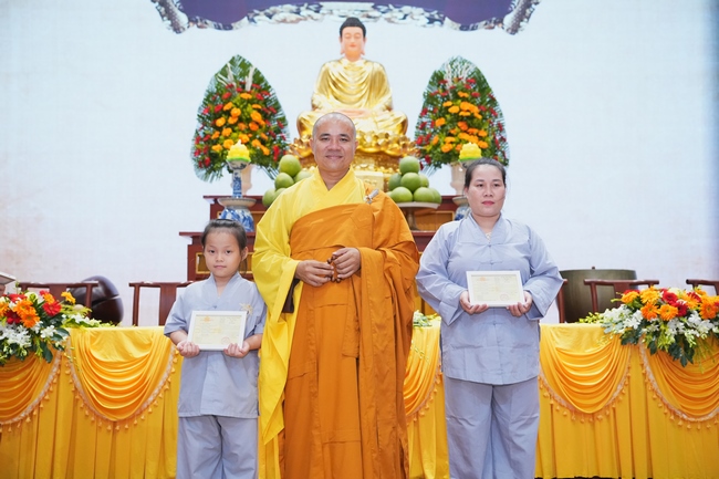 The 4th Three-Jewel Refuge Ceremony of 2026 – Hoang Phap Pagoda.