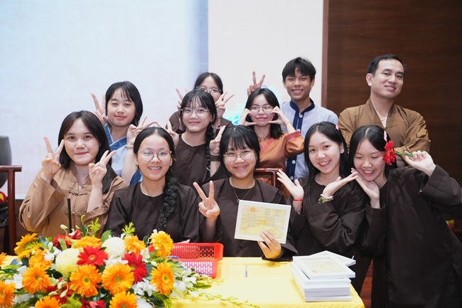 The 4th Three-Jewel Refuge Ceremony of 2026 – Hoang Phap Pagoda.