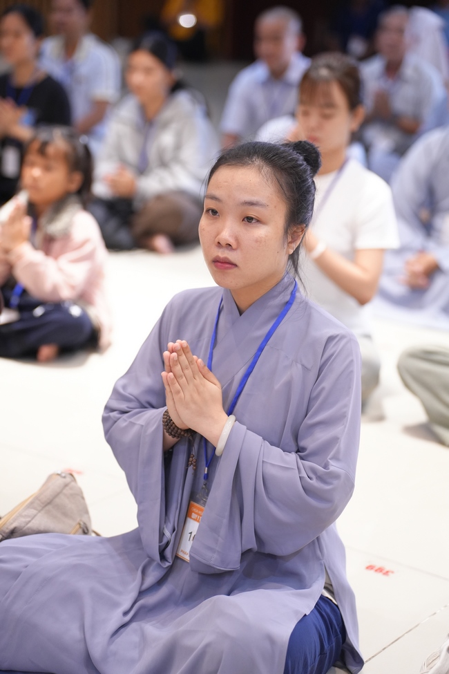 The 4th Three-Jewel Refuge Ceremony of 2026 – Hoang Phap Pagoda.