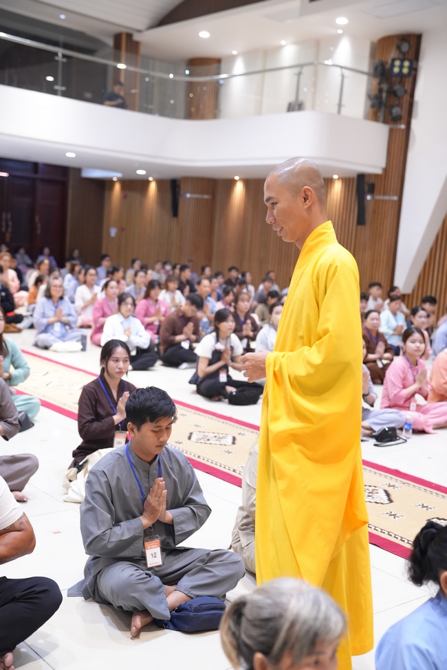 The 4th Three-Jewel Refuge Ceremony of 2026 – Hoang Phap Pagoda.