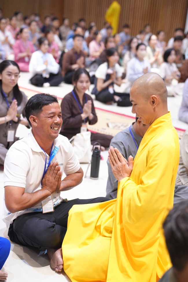 The 4th Three-Jewel Refuge Ceremony of 2026 – Hoang Phap Pagoda.