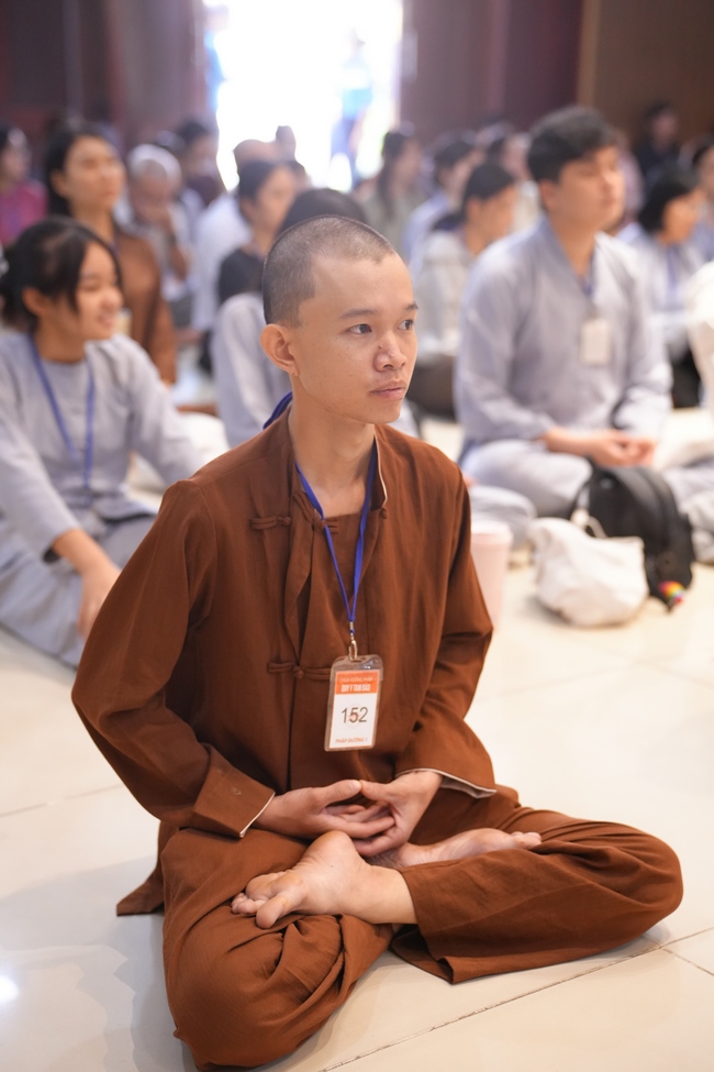 The 4th Three-Jewel Refuge Ceremony of 2026 – Hoang Phap Pagoda.