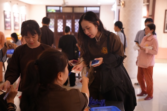 The 4th Three-Jewel Refuge Ceremony of 2026 – Hoang Phap Pagoda.