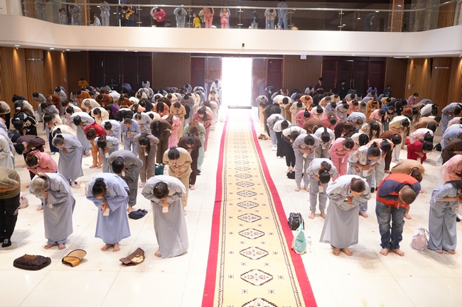 The 4th Three-Jewel Refuge Ceremony of 2026 – Hoang Phap Pagoda.