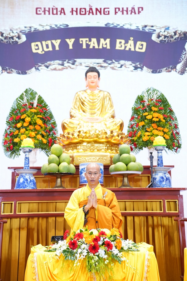 The 4th Three-Jewel Refuge Ceremony of 2026 – Hoang Phap Pagoda.