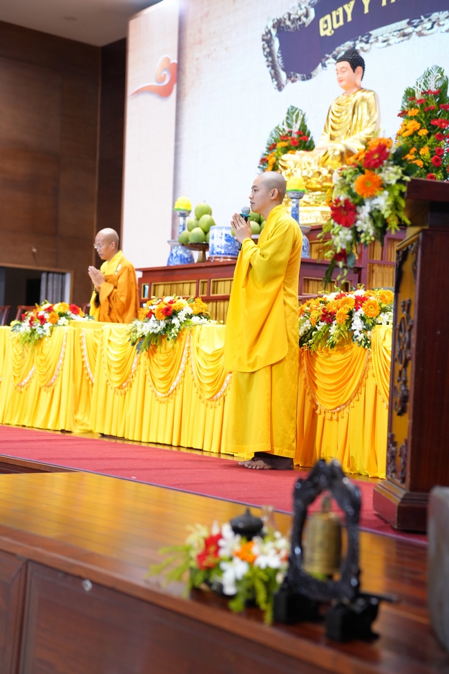 The 4th Three-Jewel Refuge Ceremony of 2026 – Hoang Phap Pagoda.