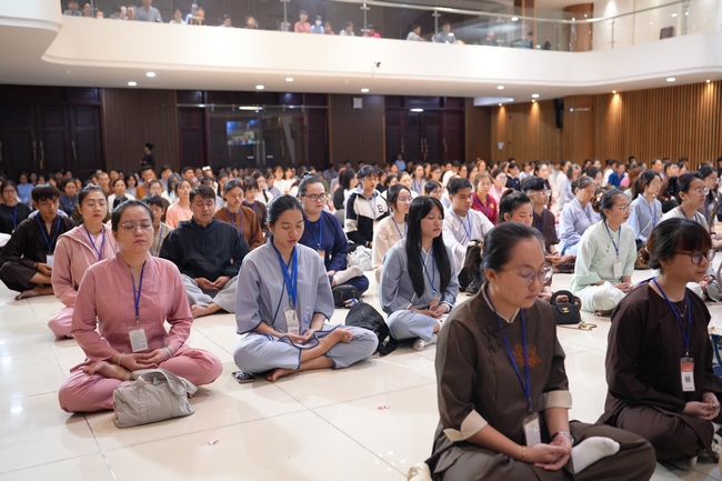The 4th Three-Jewel Refuge Ceremony of 2026 – Hoang Phap Pagoda.