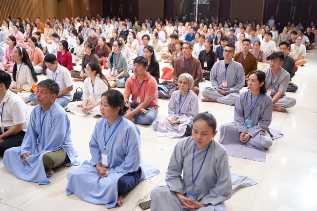 The 4th Three-Jewel Refuge Ceremony of 2026 – Hoang Phap Pagoda.
