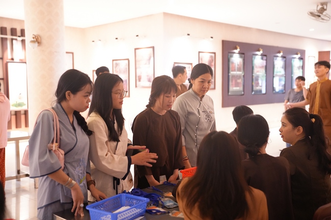 The 4th Three-Jewel Refuge Ceremony of 2026 – Hoang Phap Pagoda.