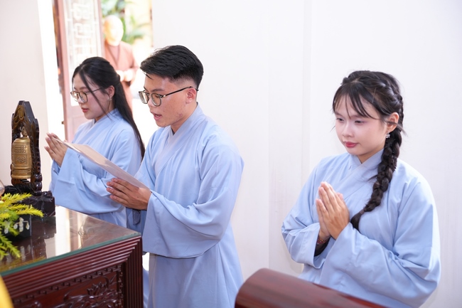 The 4th Three-Jewel Refuge Ceremony of 2026 – Hoang Phap Pagoda.