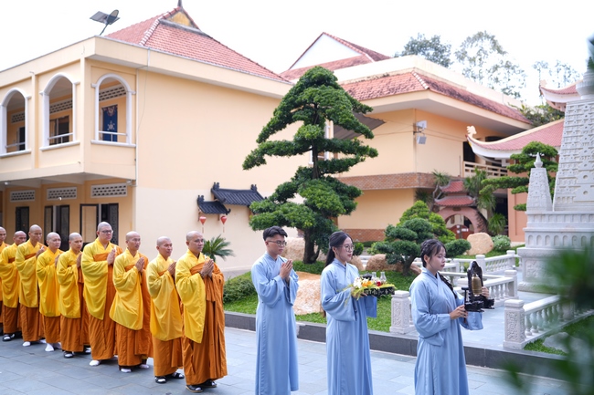 The 4th Three-Jewel Refuge Ceremony of 2026 – Hoang Phap Pagoda.