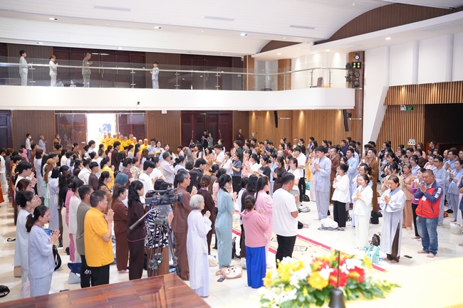 The 4th Three-Jewel Refuge Ceremony of 2026 – Hoang Phap Pagoda.