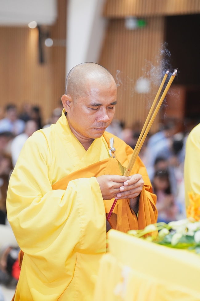 The 4th Three-Jewel Refuge Ceremony of 2026 – Hoang Phap Pagoda.