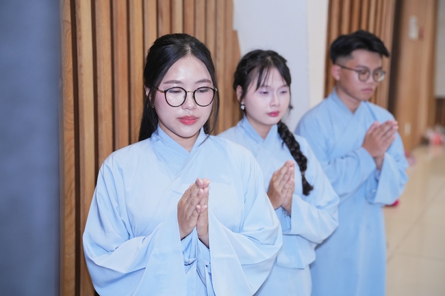 The 4th Three-Jewel Refuge Ceremony of 2026 – Hoang Phap Pagoda.