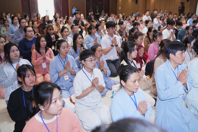 The 4th Three-Jewel Refuge Ceremony of 2026 – Hoang Phap Pagoda.