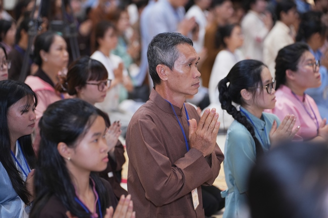 The 4th Three-Jewel Refuge Ceremony of 2026 – Hoang Phap Pagoda.