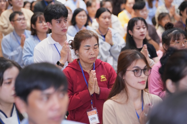 The 4th Three-Jewel Refuge Ceremony of 2026 – Hoang Phap Pagoda.
