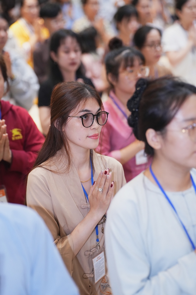 The 4th Three-Jewel Refuge Ceremony of 2026 – Hoang Phap Pagoda.