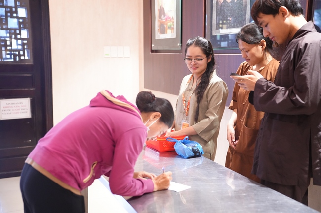The 4th Three-Jewel Refuge Ceremony of 2026 – Hoang Phap Pagoda.