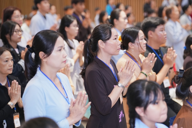 The 4th Three-Jewel Refuge Ceremony of 2026 – Hoang Phap Pagoda.