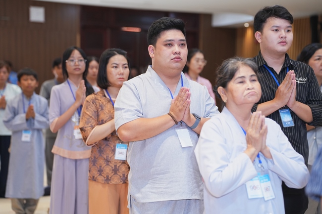 The 4th Three-Jewel Refuge Ceremony of 2026 – Hoang Phap Pagoda.