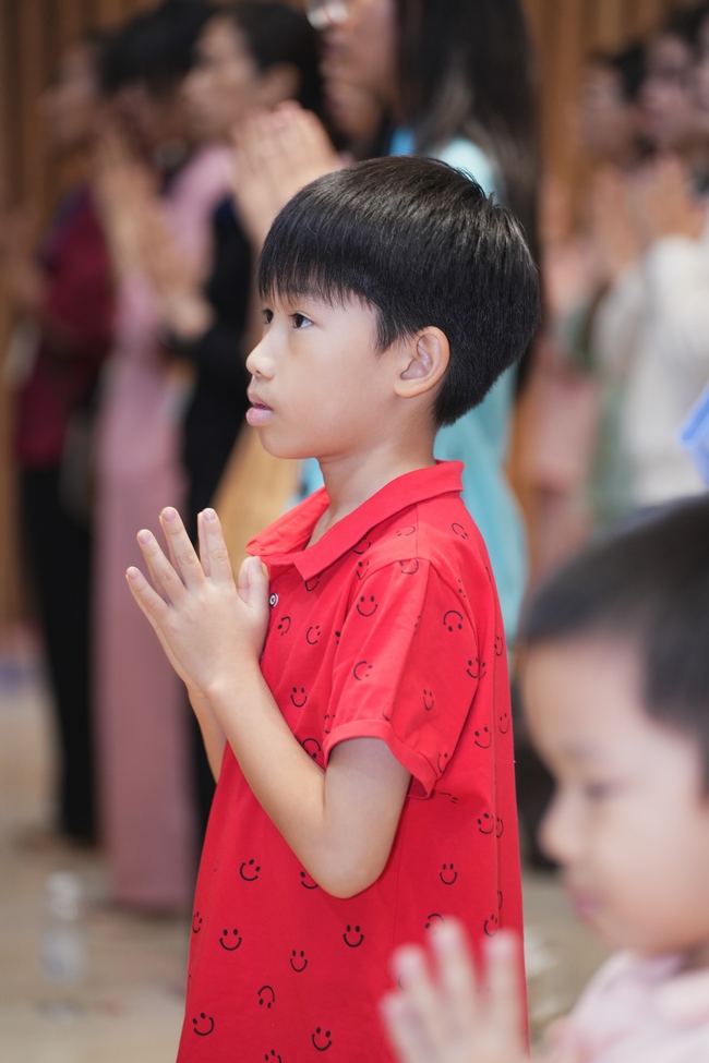 The 4th Three-Jewel Refuge Ceremony of 2026 – Hoang Phap Pagoda.