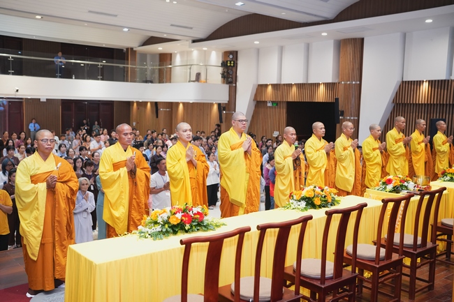 The 4th Three-Jewel Refuge Ceremony of 2026 – Hoang Phap Pagoda.