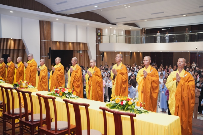 The 4th Three-Jewel Refuge Ceremony of 2026 – Hoang Phap Pagoda.