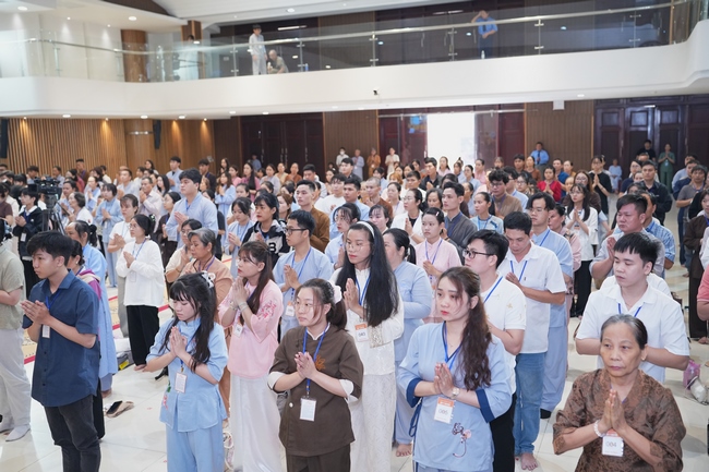 The 4th Three-Jewel Refuge Ceremony of 2026 – Hoang Phap Pagoda.