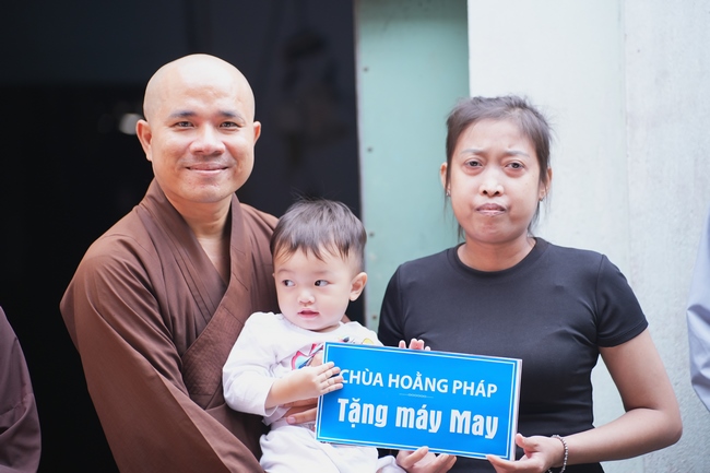 Chương trình từ thiện “Phương tiện nghĩa tình”.