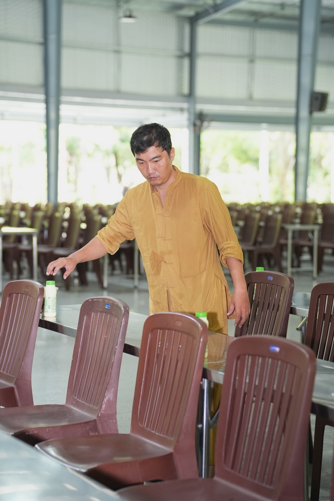 Gia đình Phật tử Ngọc Tồn phát tâm cúng dường 700 chai sữa chua lên men Thái Lan đến Học viện Phật giáo Việt Nam tại TP. Hồ Chí Minh (cơ sở 2, xã Bình Lợi) và chùa Thanh Tâm.