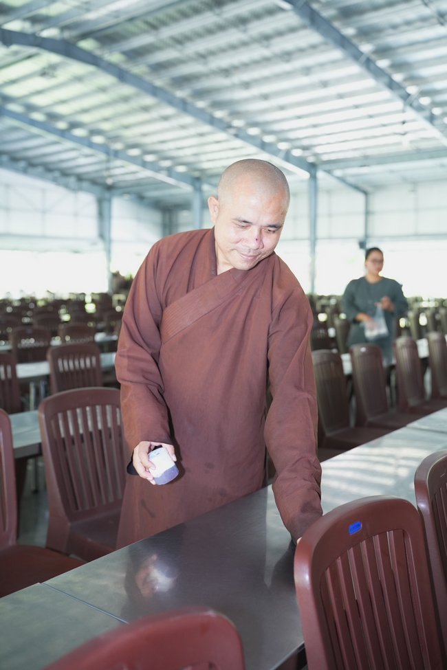 Gia đình Phật tử Diệu Thọ, Đồng Thì phát tâm cúng dường 700 phần sữa chua nếp cẩm và sữa hạt sen đến Học viện Phật giáo Việt Nam tại TP. Hồ Chí Minh (cơ sở 2, xã Bình Lợi) và chùa Thanh Tâm.