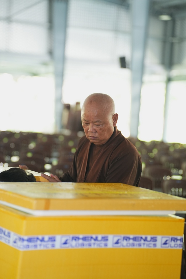 Gia đình Phật tử Diệu Thọ, Đồng Thì phát tâm cúng dường 700 phần sữa chua nếp cẩm và sữa hạt sen đến Học viện Phật giáo Việt Nam tại TP. Hồ Chí Minh (cơ sở 2, xã Bình Lợi) và chùa Thanh Tâm.