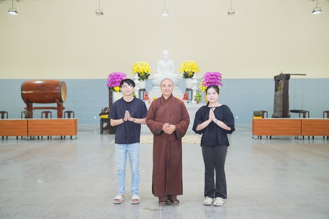 Gia đình Phật tử Diệu Thọ, Đồng Thì phát tâm cúng dường 700 phần sữa chua nếp cẩm và sữa hạt sen đến Học viện Phật giáo Việt Nam tại TP. Hồ Chí Minh (cơ sở 2, xã Bình Lợi) và chùa Thanh Tâm.