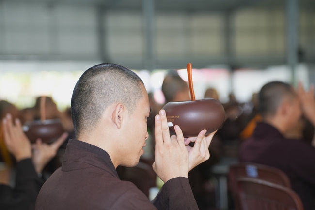 Gia đình Phật tử Diệu Thọ, Đồng Thì phát tâm cúng dường 700 phần sữa chua nếp cẩm và sữa hạt sen đến Học viện Phật giáo Việt Nam tại TP. Hồ Chí Minh (cơ sở 2, xã Bình Lợi) và chùa Thanh Tâm.
