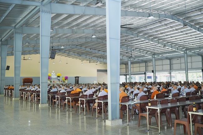 Gia đình Phật tử Diệu Thọ, Đồng Thì phát tâm cúng dường 700 phần sữa chua nếp cẩm và sữa hạt sen đến Học viện Phật giáo Việt Nam tại TP. Hồ Chí Minh (cơ sở 2, xã Bình Lợi) và chùa Thanh Tâm.