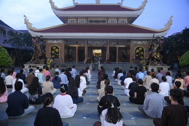 Khóa tu sinh viên “Hướng Về Phật Pháp”.