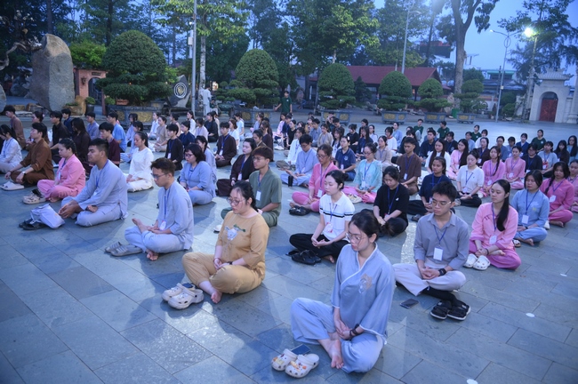 Khóa tu sinh viên “Hướng Về Phật Pháp”.