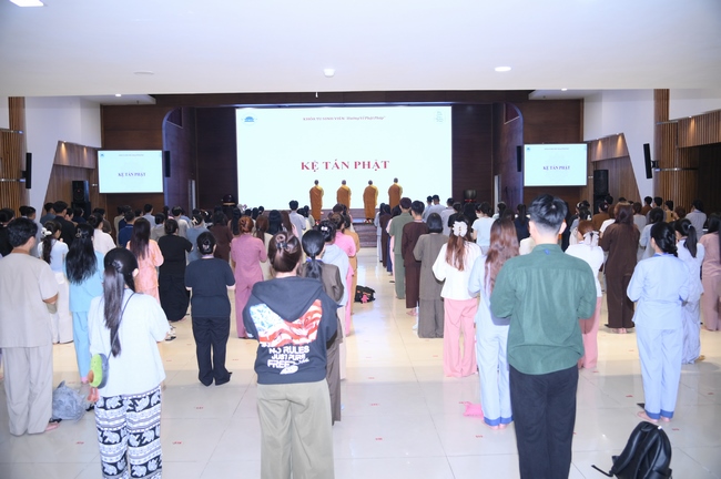 Khóa tu sinh viên “Hướng Về Phật Pháp”.